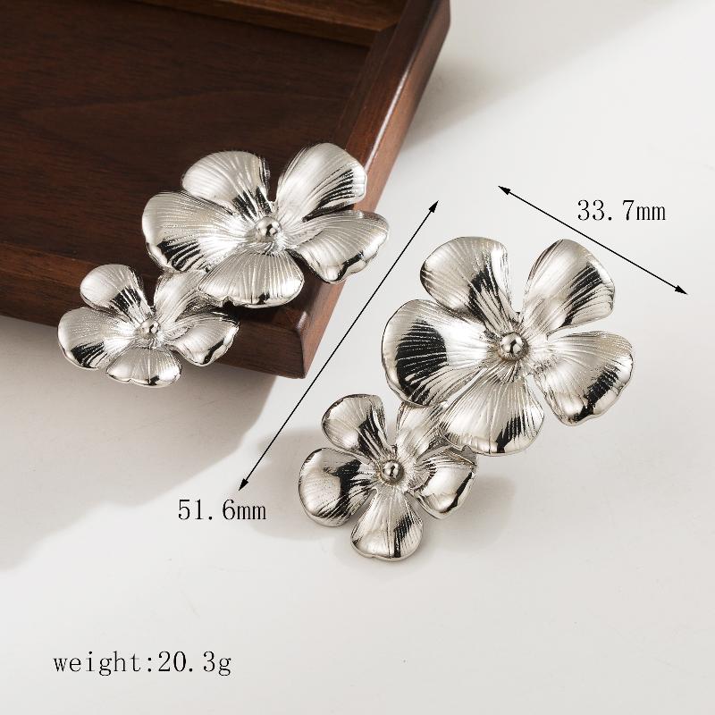 1 Pair Simple Style Flower Stainless Steel 14K Gold Plated Ear Studs By Trendy Jewels