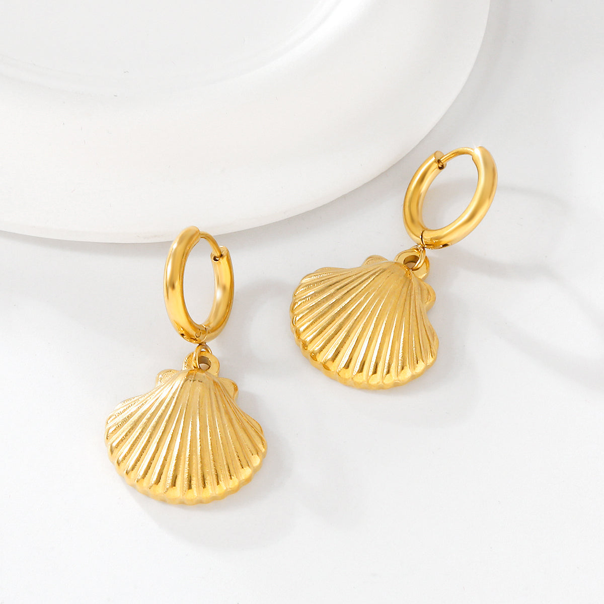 1 Pair Elegant Cute Shell Plating 304 Stainless Steel 18K Gold Plated Drop Earrings By Trendy Jewels