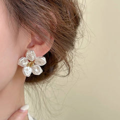 1 pair simple style flower plating alloy ear studs By Trendy Jewels