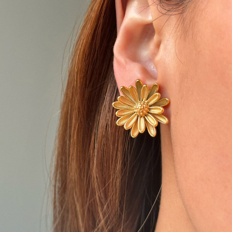 1 pair ig style sweet simple style flower plating titanium steel 18k gold plated ear studs By Trendy Jewels