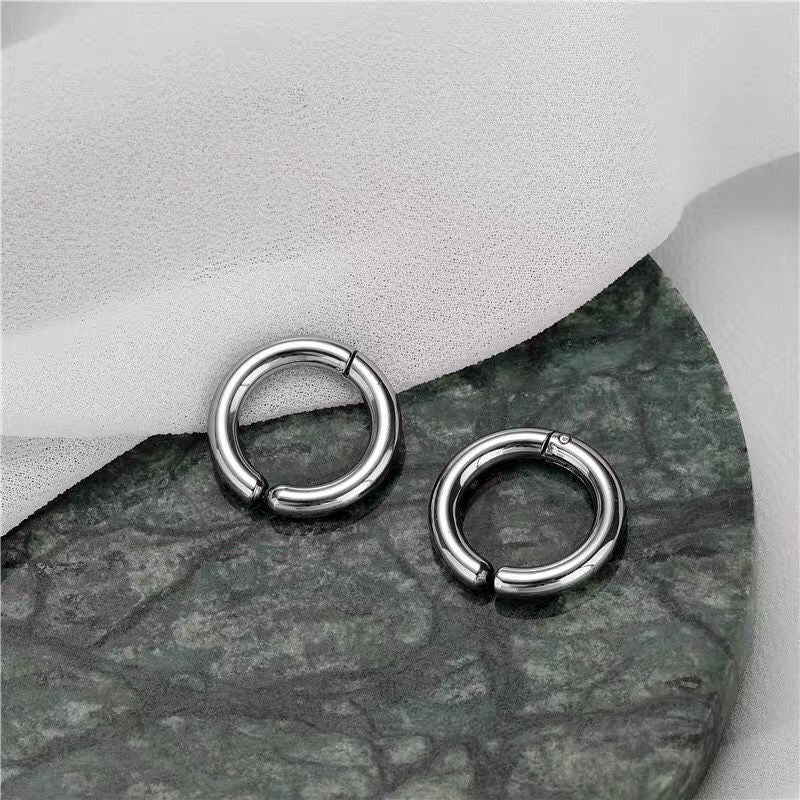 1 pair simple style round stainless steel ear clips By Trendy Jewels