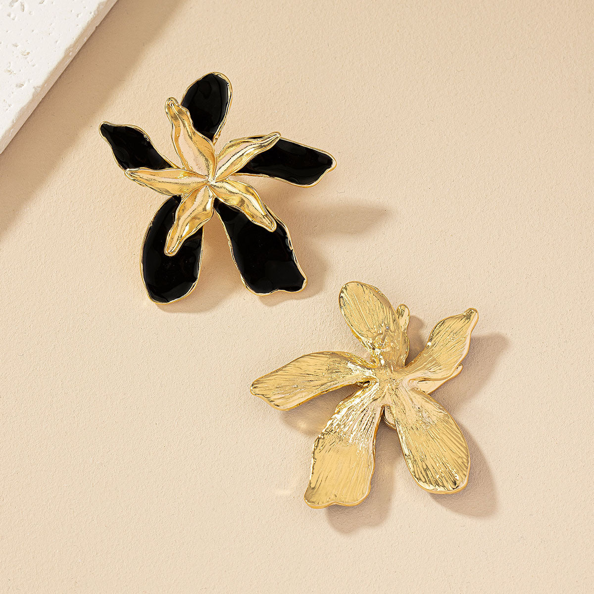 1 pair simple style classic style flower plating metal gold plated ear studs By Trendy Jewels