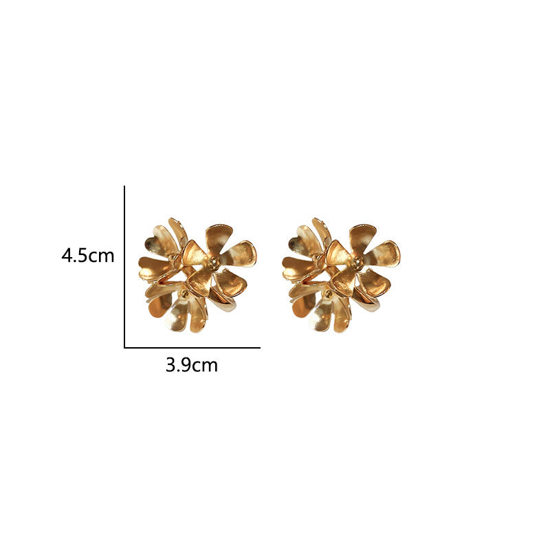 1 Pair Retro Luxurious Flower Alloy Ear Studs By Trendy Jewels