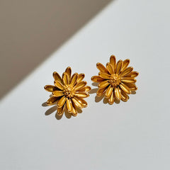 1 pair ig style sweet simple style flower plating titanium steel 18k gold plated ear studs By Trendy Jewels