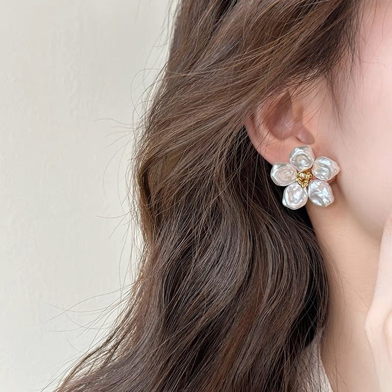 1 pair simple style flower plating alloy ear studs By Trendy Jewels