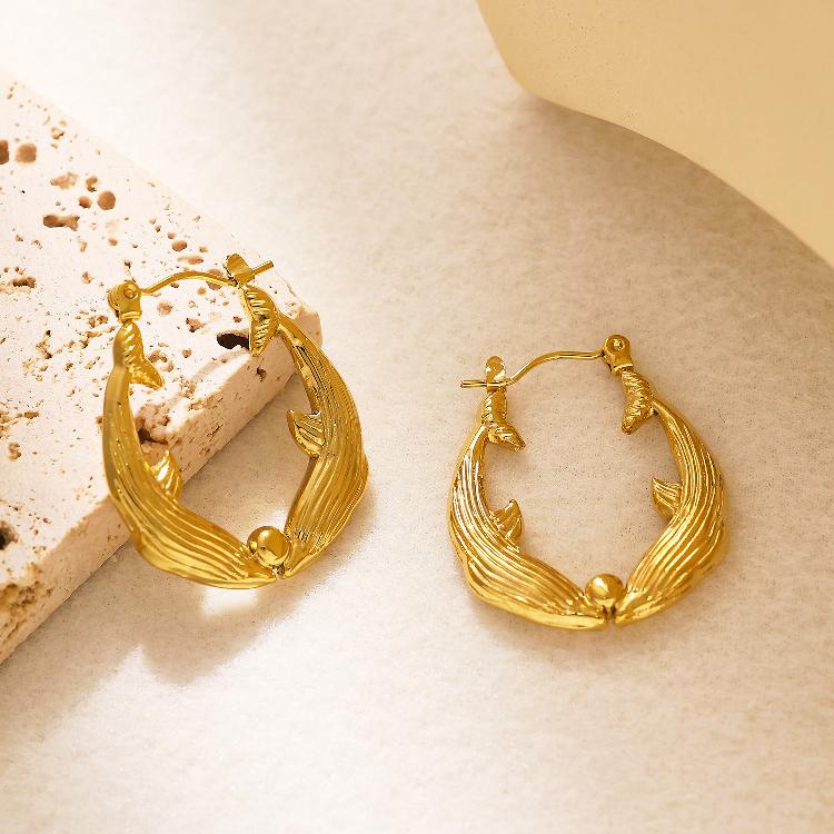 1 Pair Retro Simple Style Dolphin Fish Plating Titanium Steel 18K Gold Plated Hoop Earrings By Trendy Jewels